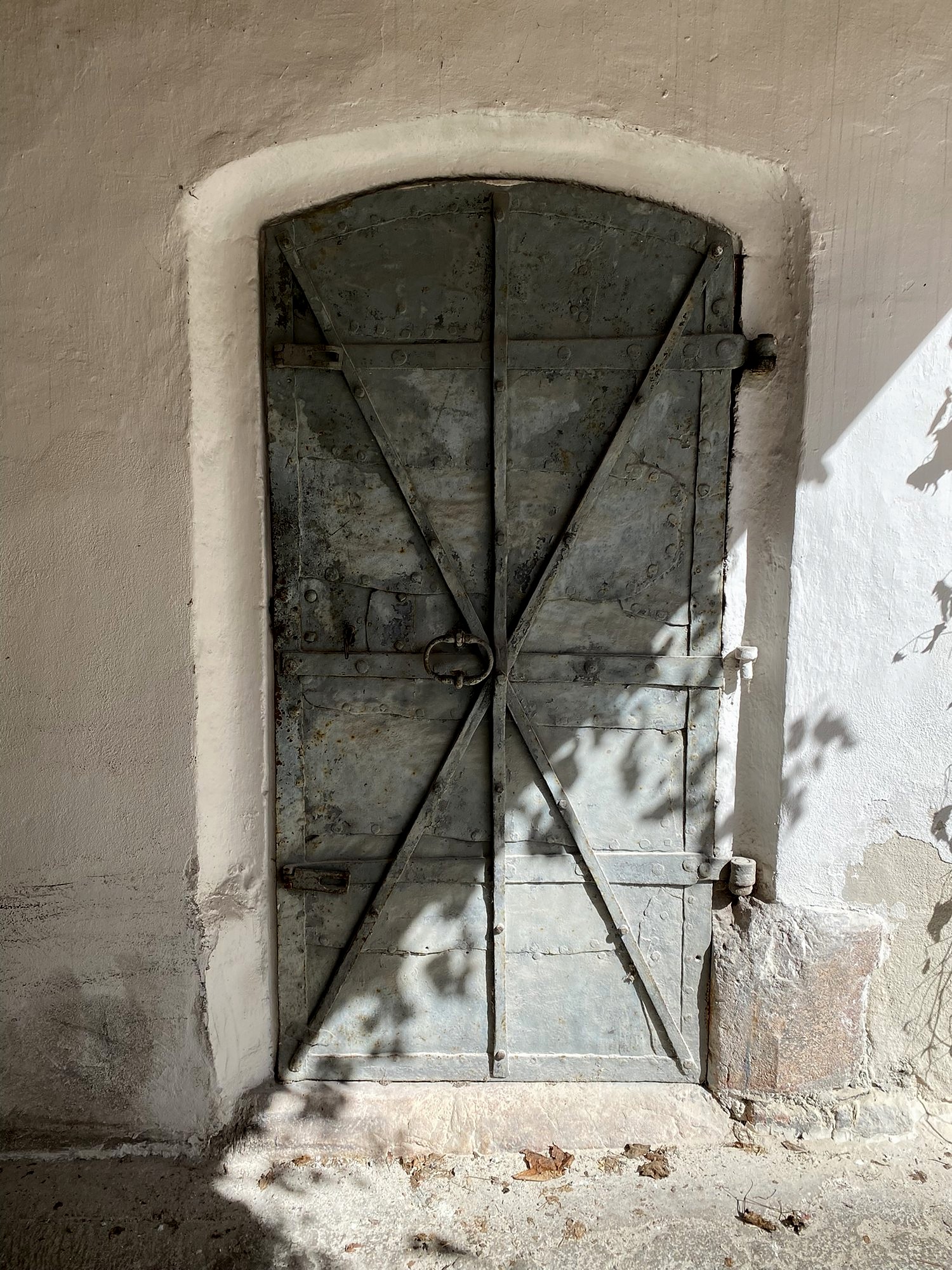 ETTELHAUS, old iron door